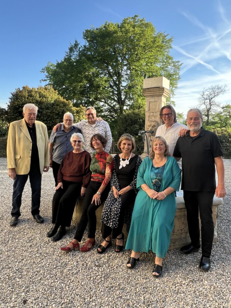 Photo comité de l'Association des Amis du Château de La Sarraz